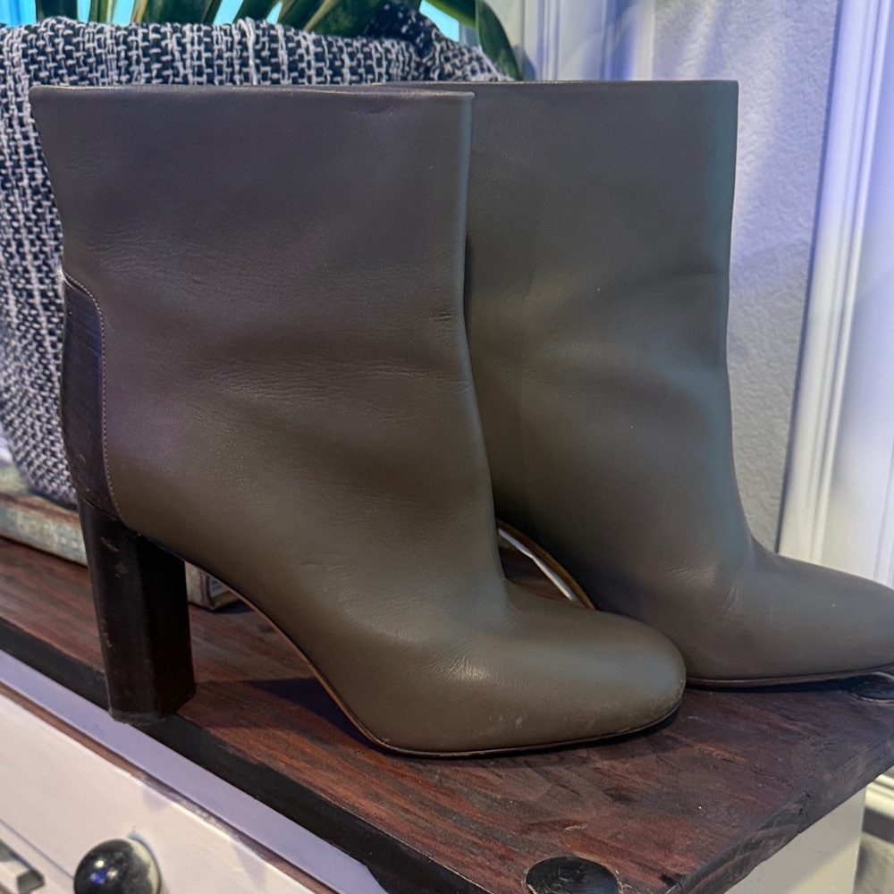 VINCE Leather High Heel Ankle Boots Olive Green size 9